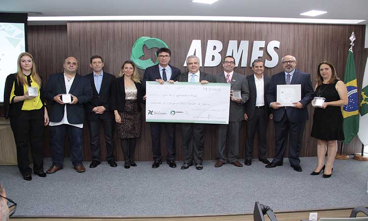 Vencedores da 10ª edição do Concurso Silvio Tendler de Vídeos são premiados pela ABMES